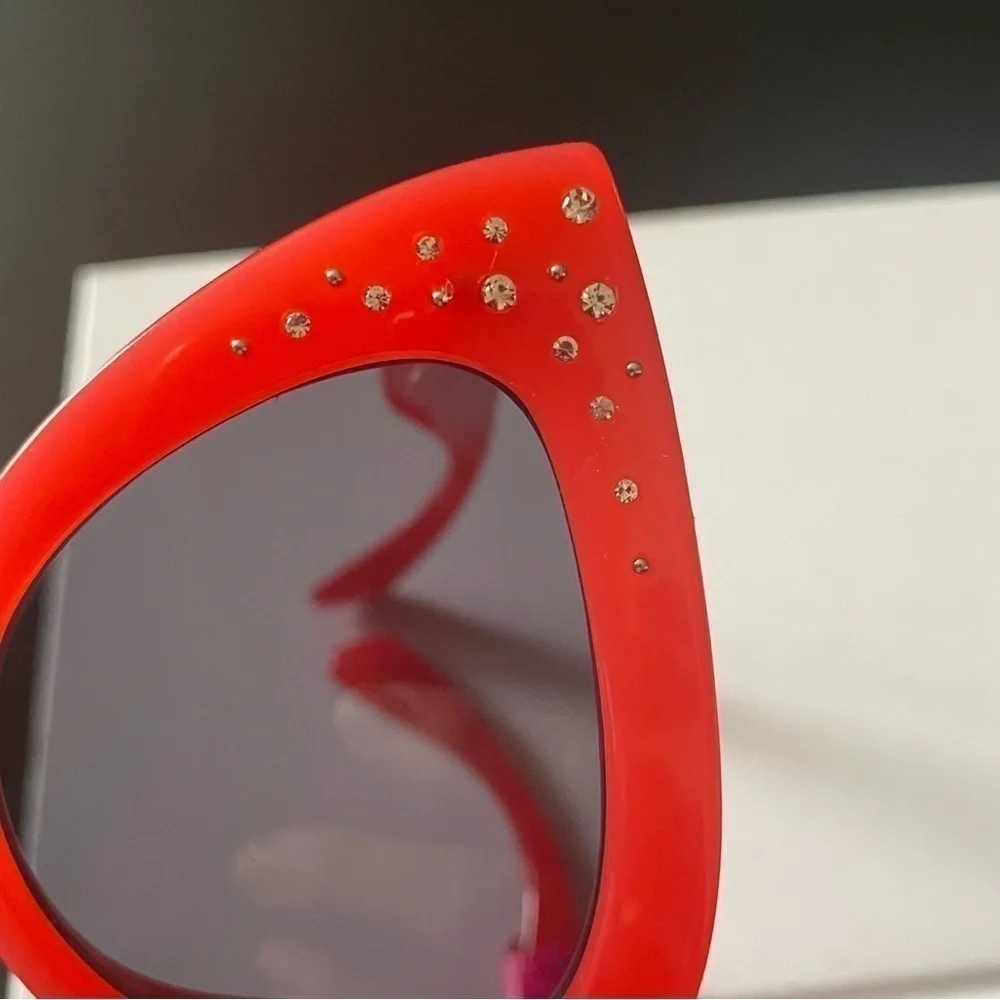 NWT-BETSEY JOHNSON-RED FRAME SUNGLASSES